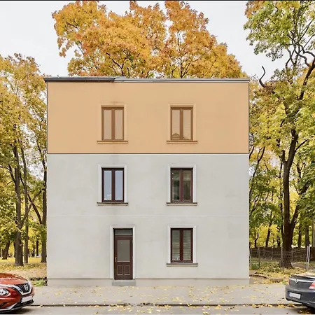 Quiet Garden Apartment